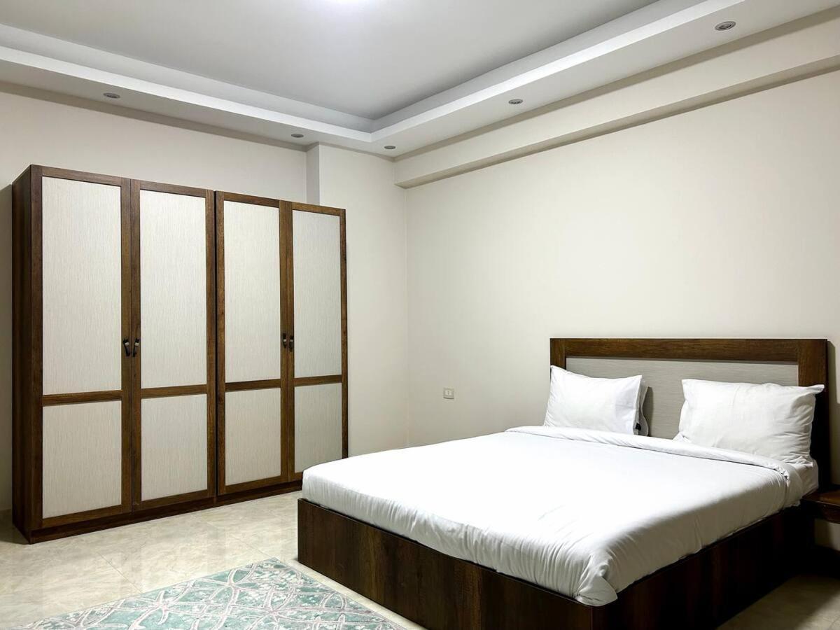 Apartment El Lotus Building